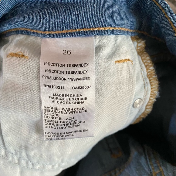 Sam Edelman Highrise short, The Karlie Bootie Distressed Denim Shorts. Size26 - Picture 7 of 8